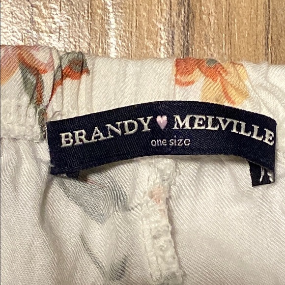 Brandy Melville Shorts - Picture 4 of 4